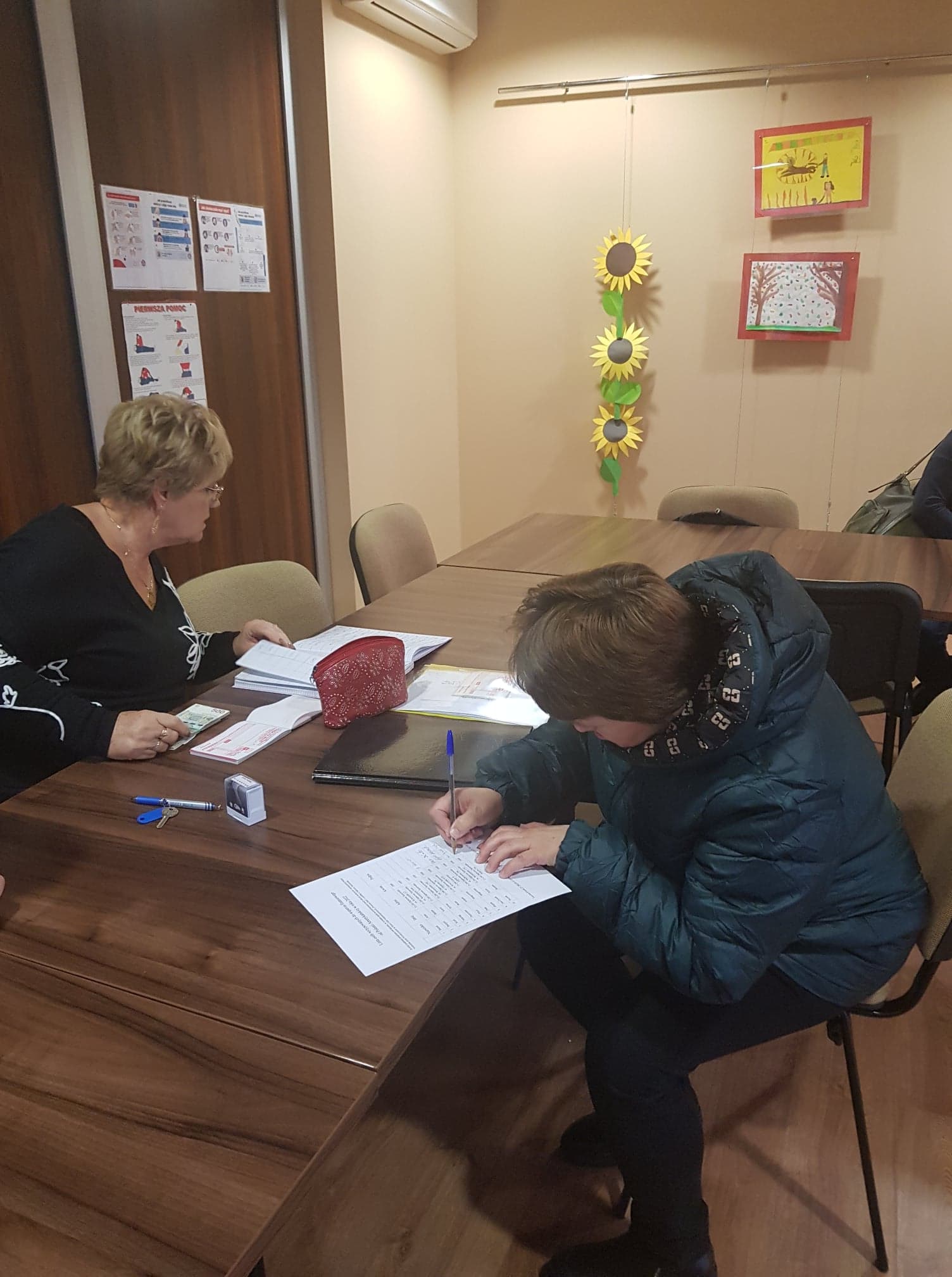 316276312 461982866047995 7807750190269777508 n Stowarzyszenie Na Rzecz Osób Niepełnosprawnych ,,Pomocna Dłoń’’ w Dąbrowie Tarnowskiej dziękuje Niezrzeszonym Dąbrowiakom z Chicago