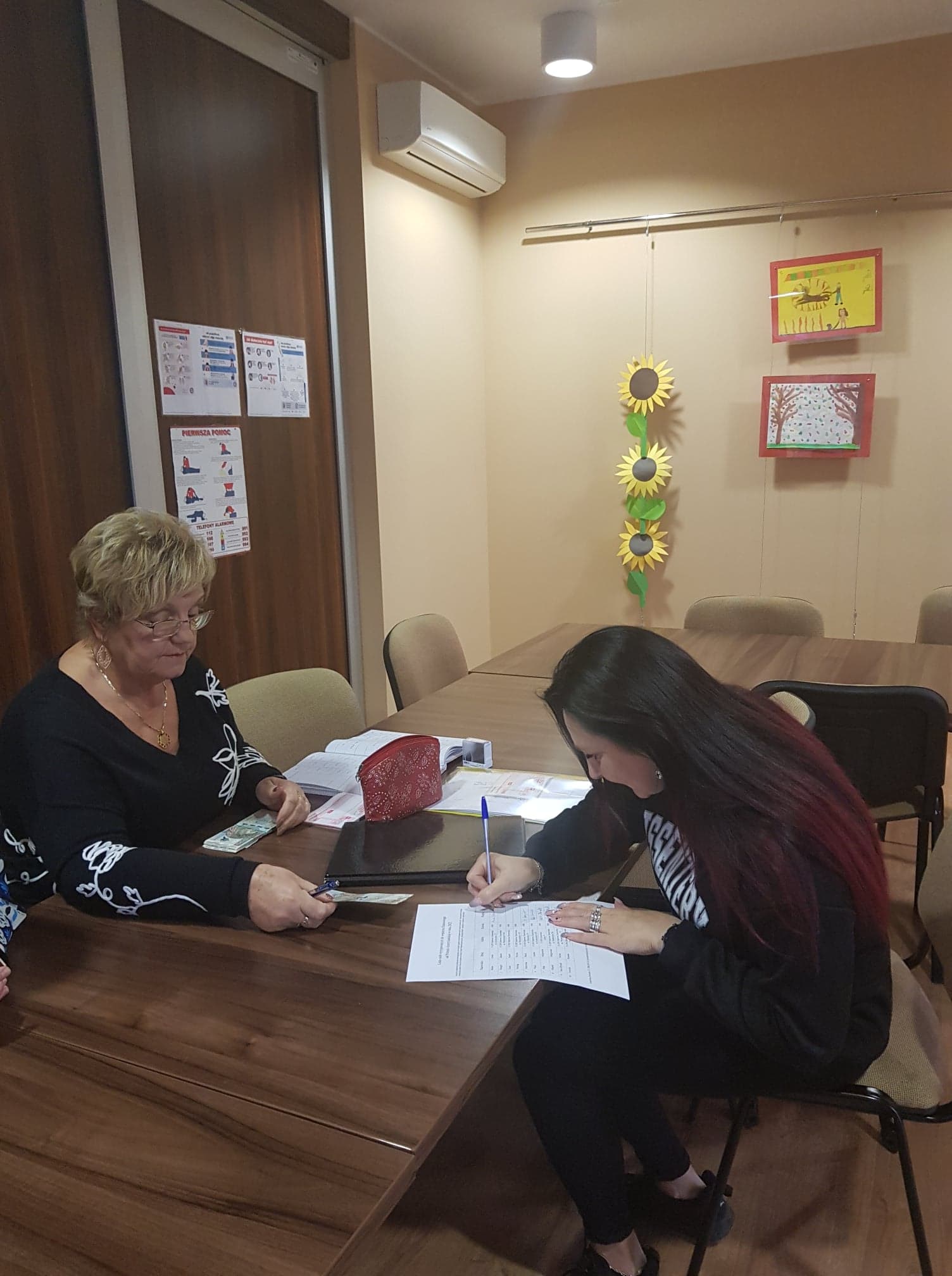 316289586 1308478923249131 2611980225077378606 n Stowarzyszenie Na Rzecz Osób Niepełnosprawnych ,,Pomocna Dłoń’’ w Dąbrowie Tarnowskiej dziękuje Niezrzeszonym Dąbrowiakom z Chicago