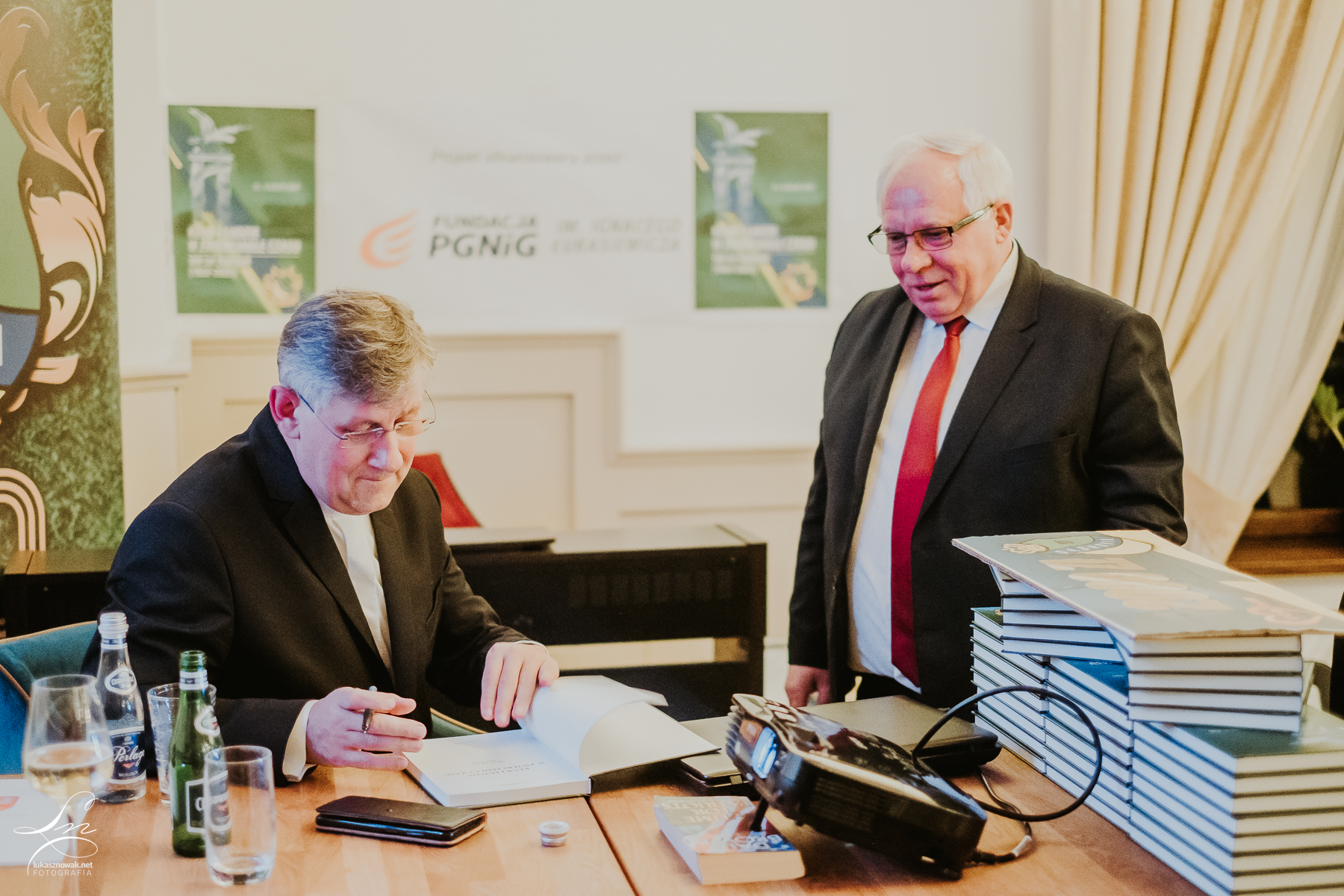 360 Promocja książki ,,Klub i ludzie w zwierciadle czasu. 100 lat Dąbrovii” autorstwa ks. dr hab. Roberta Biela