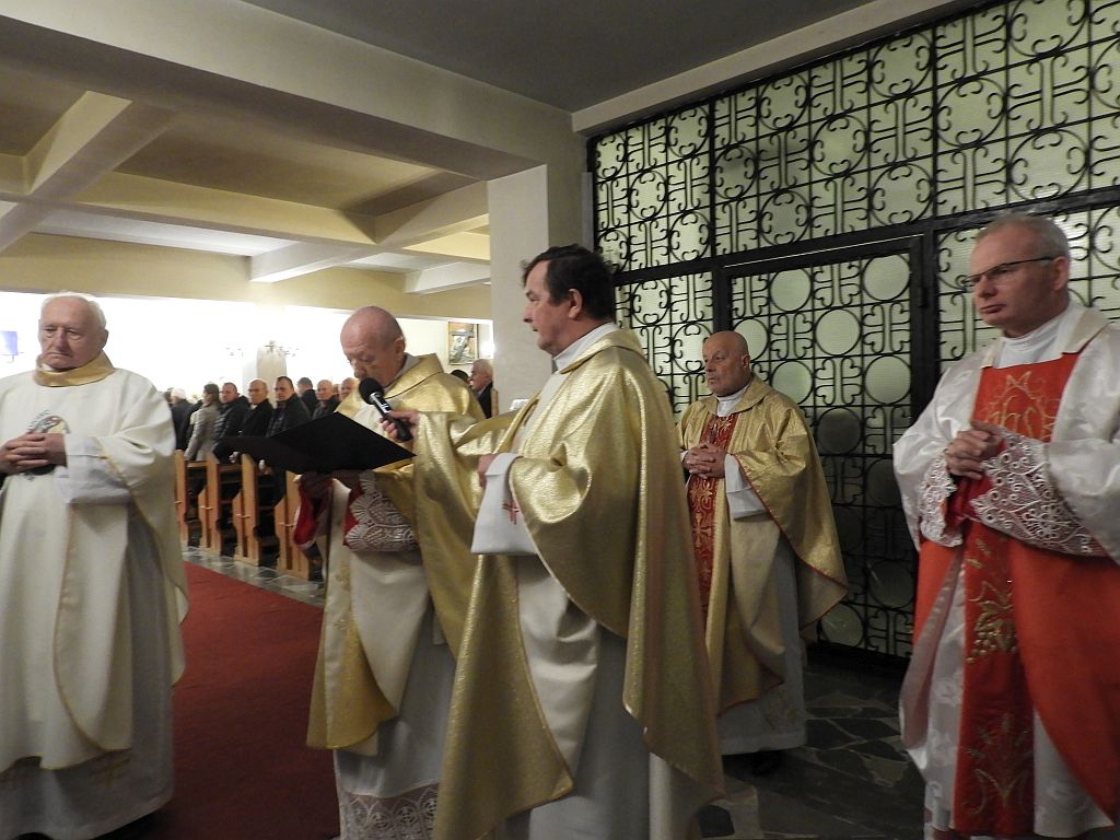 61 Poświęcenie tablicy ku czci ks. Władysława Jaróga