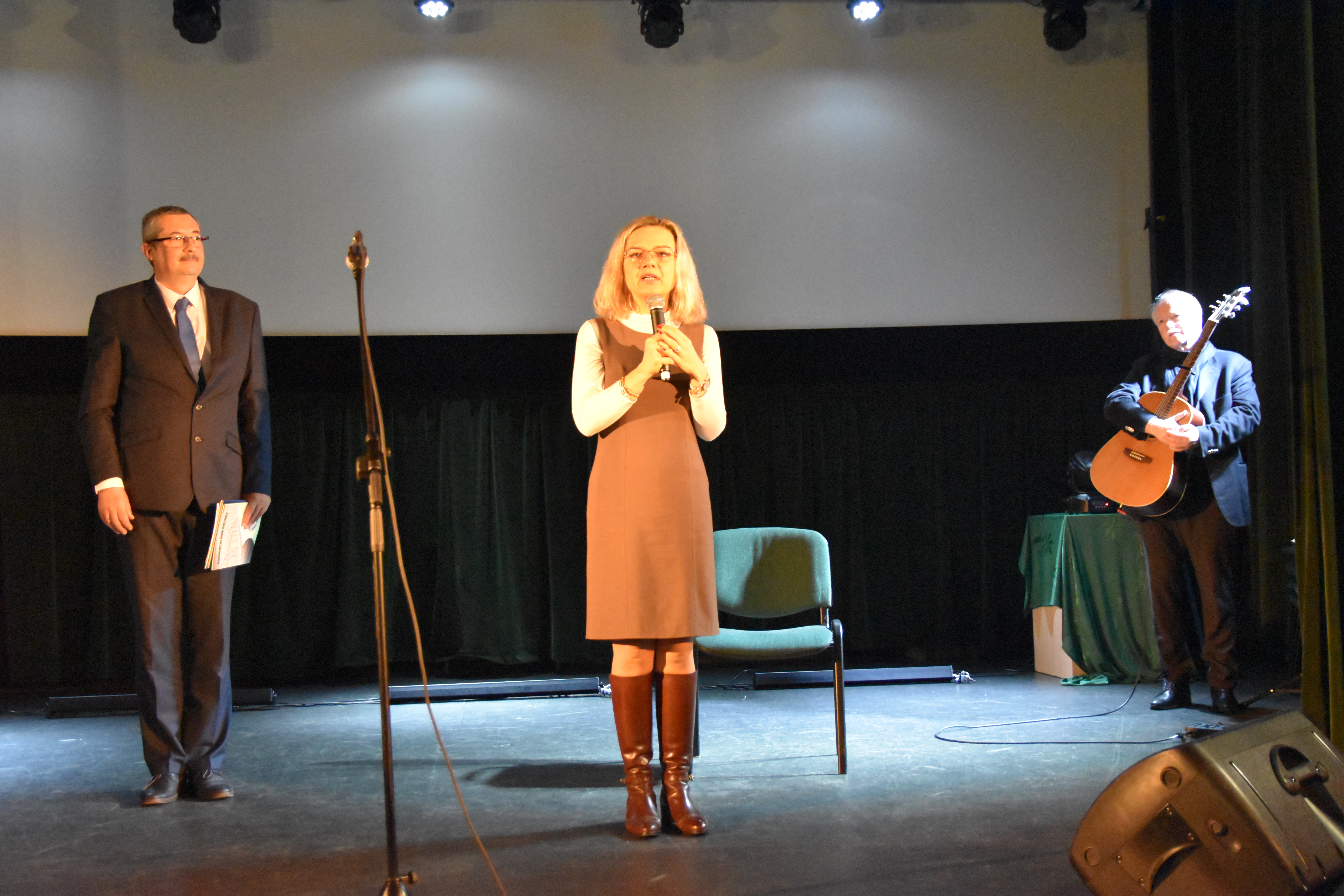 DSC 1003 IKONY, MALARSTWO OLEJNE, BALLADY LIDII JAZGAR – 50 LECIE PRACY TWÓRCZEJ JANINY MIKOS