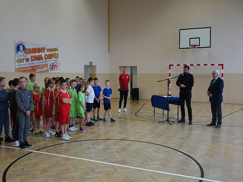 10 VIII Gminny Turniej Gry w „Dwa ognie”