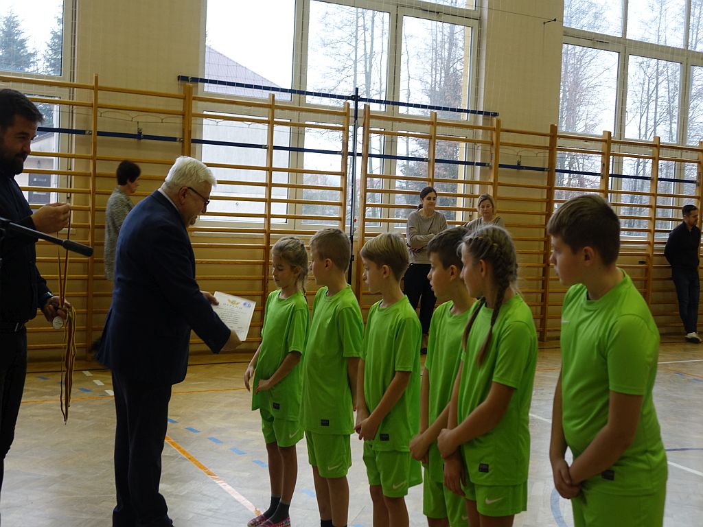 131 VIII Gminny Turniej Gry w „Dwa ognie”