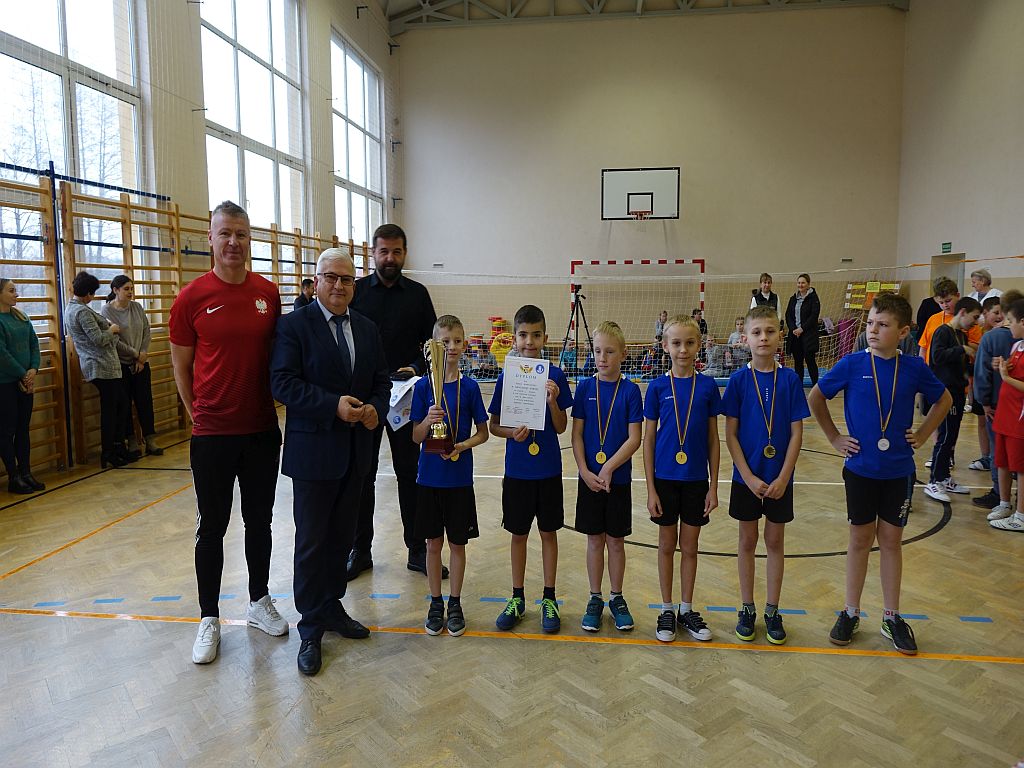 15 VIII Gminny Turniej Gry w „Dwa ognie”