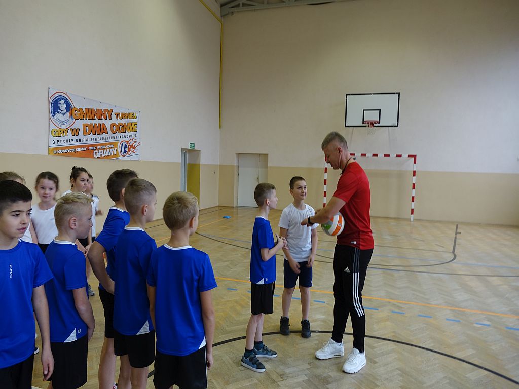 2 VIII Gminny Turniej Gry w „Dwa ognie”