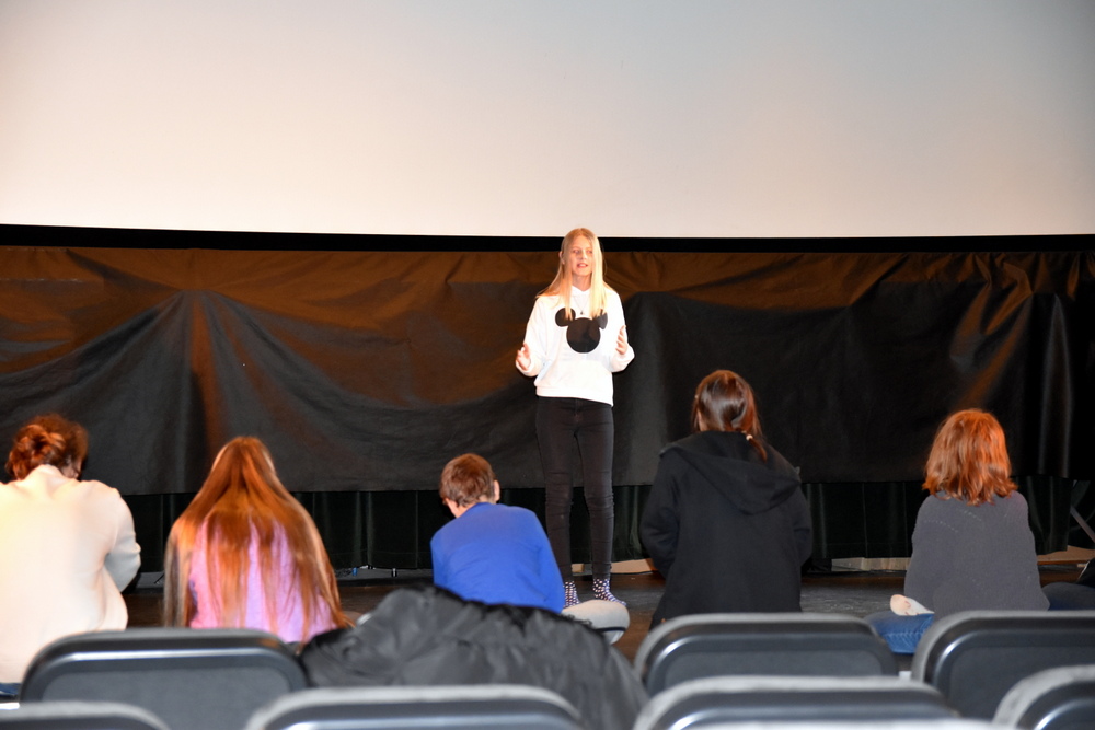 3 DSC 0614 Warsztaty „Teatralne Tropy” dla dąbrowskiej młodzieży z pasją