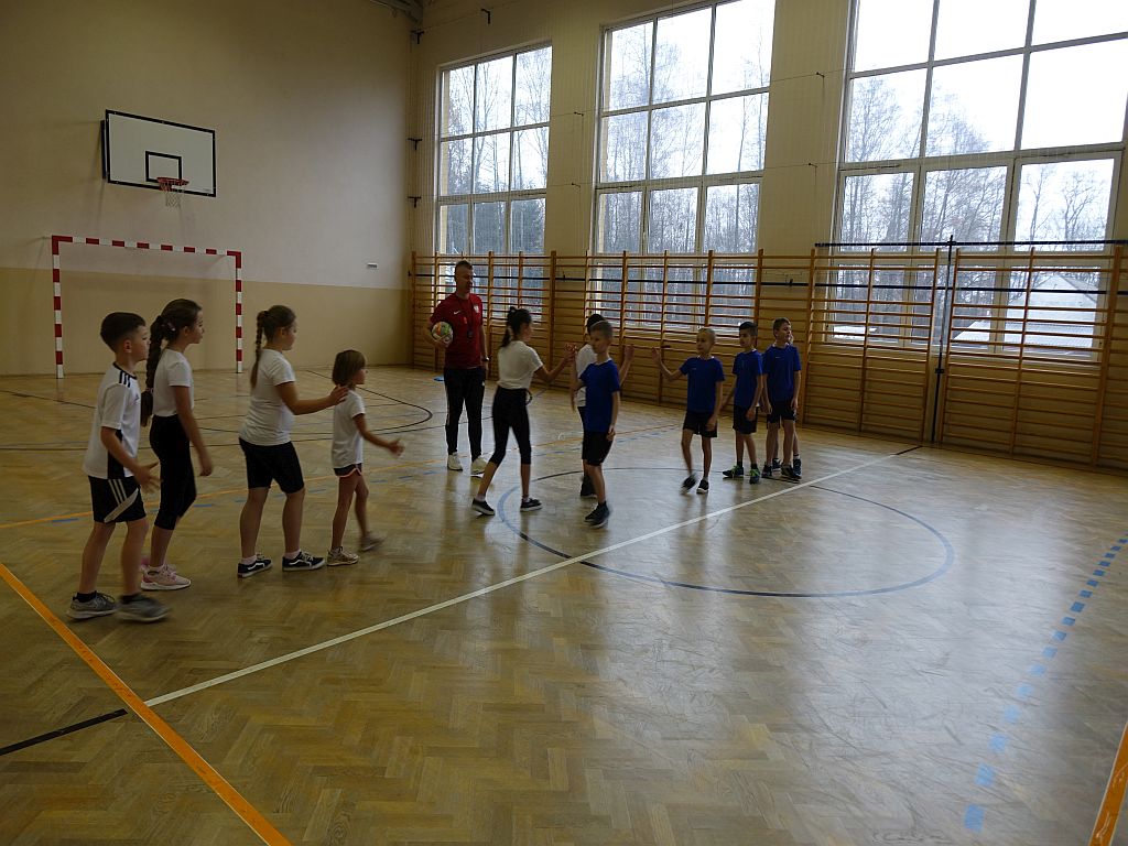 3 VIII Gminny Turniej Gry w „Dwa ognie”