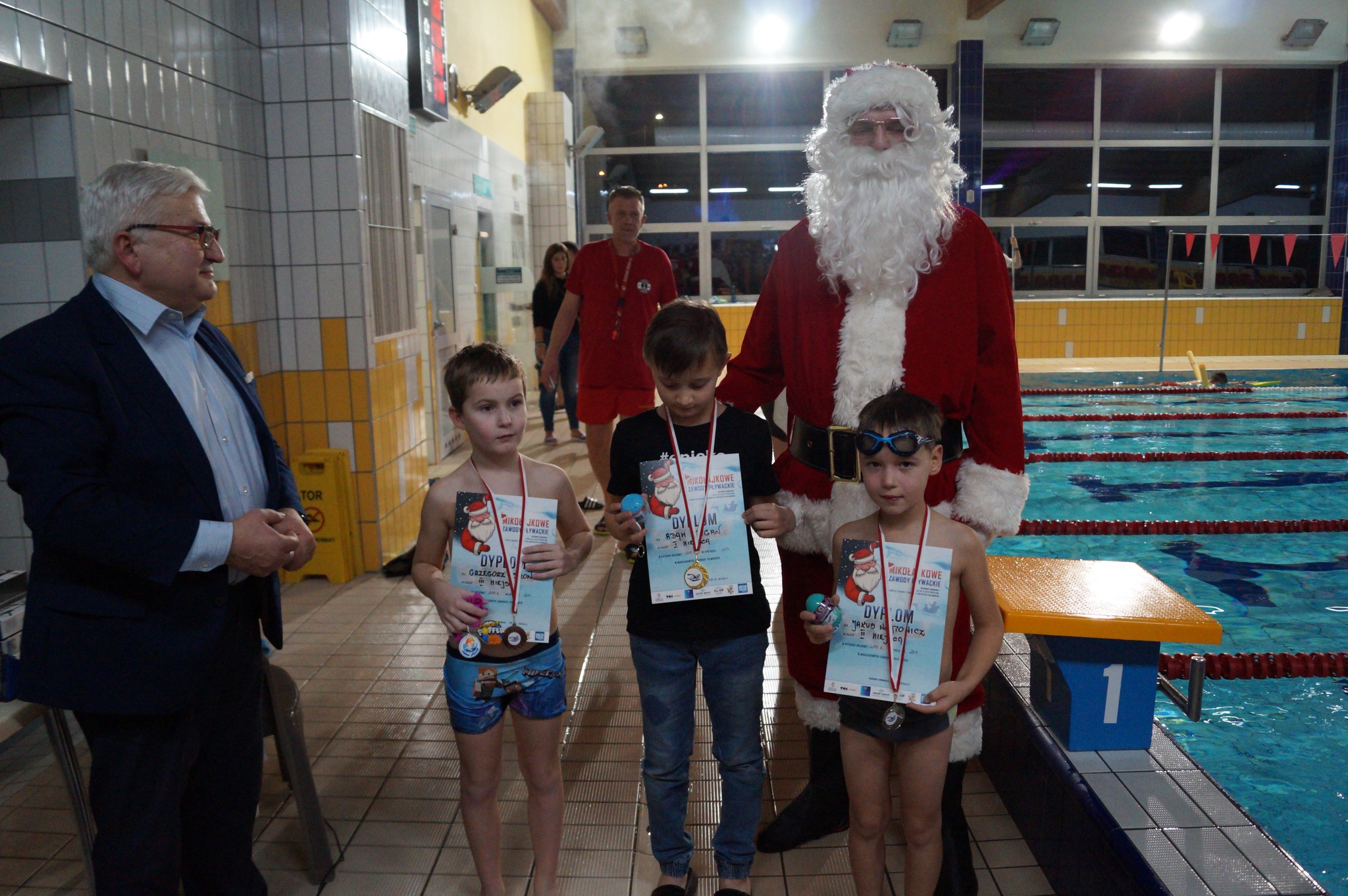 322072872 684635583152420 657939233222339510 n Mikołajkowe Zawody Pływackie
