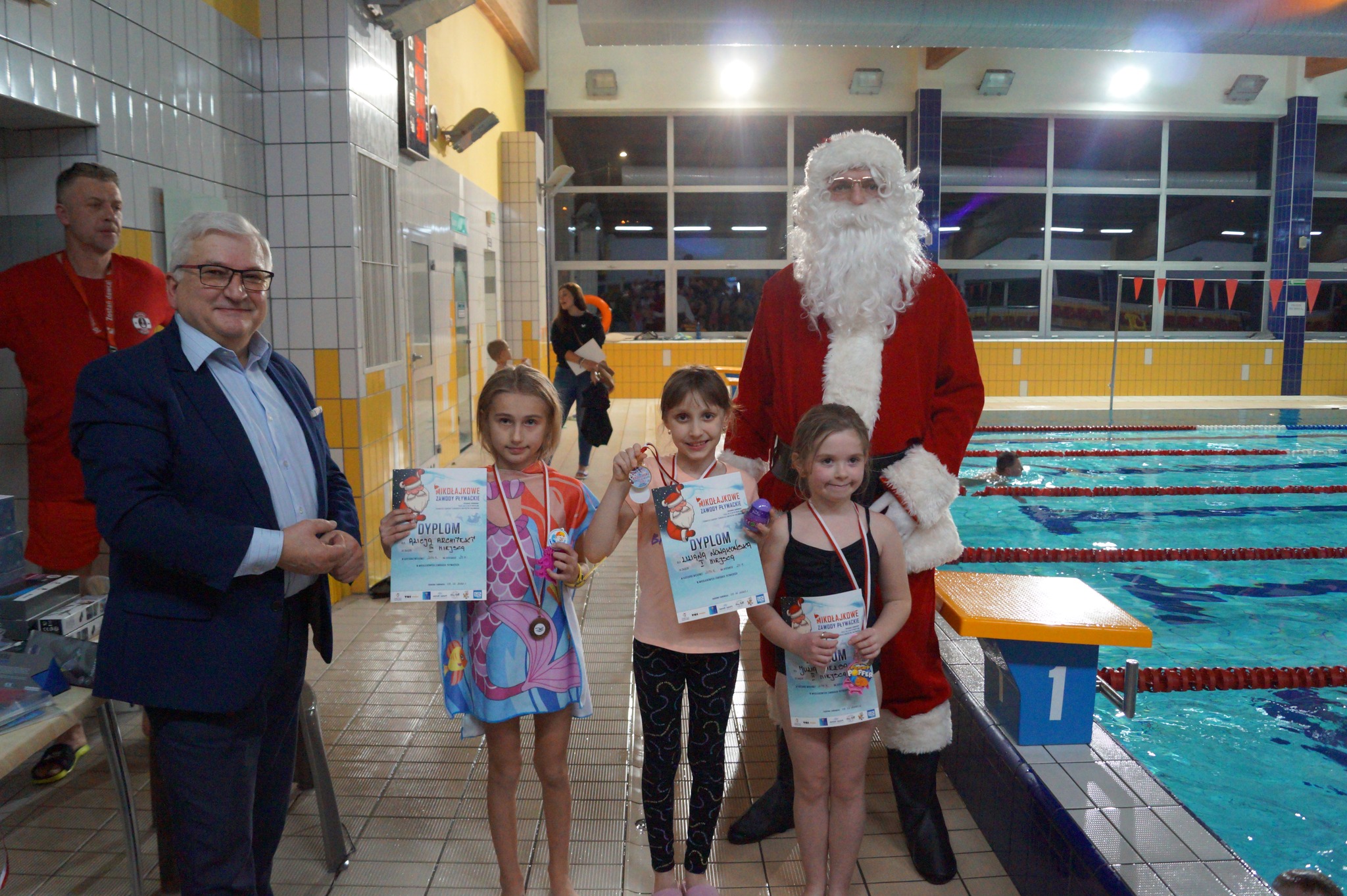 323117546 470444721919111 1460827887133462875 n Mikołajkowe Zawody Pływackie