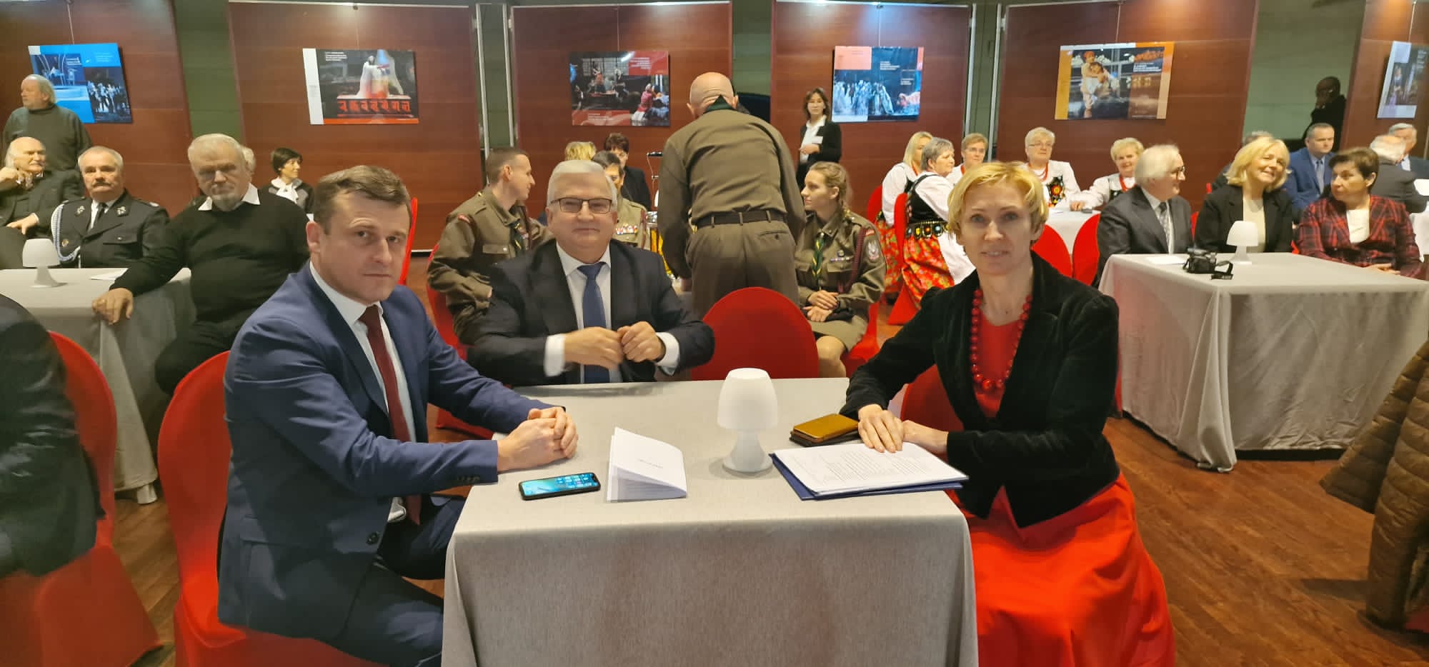 6dcd4290 9af4 48b1 af68 76304f1fe1fe Nagroda ,,Pamięć i Tożsamość” trafiła do Stowarzyszenia Samorządów Powiatu Dąbrowskiego