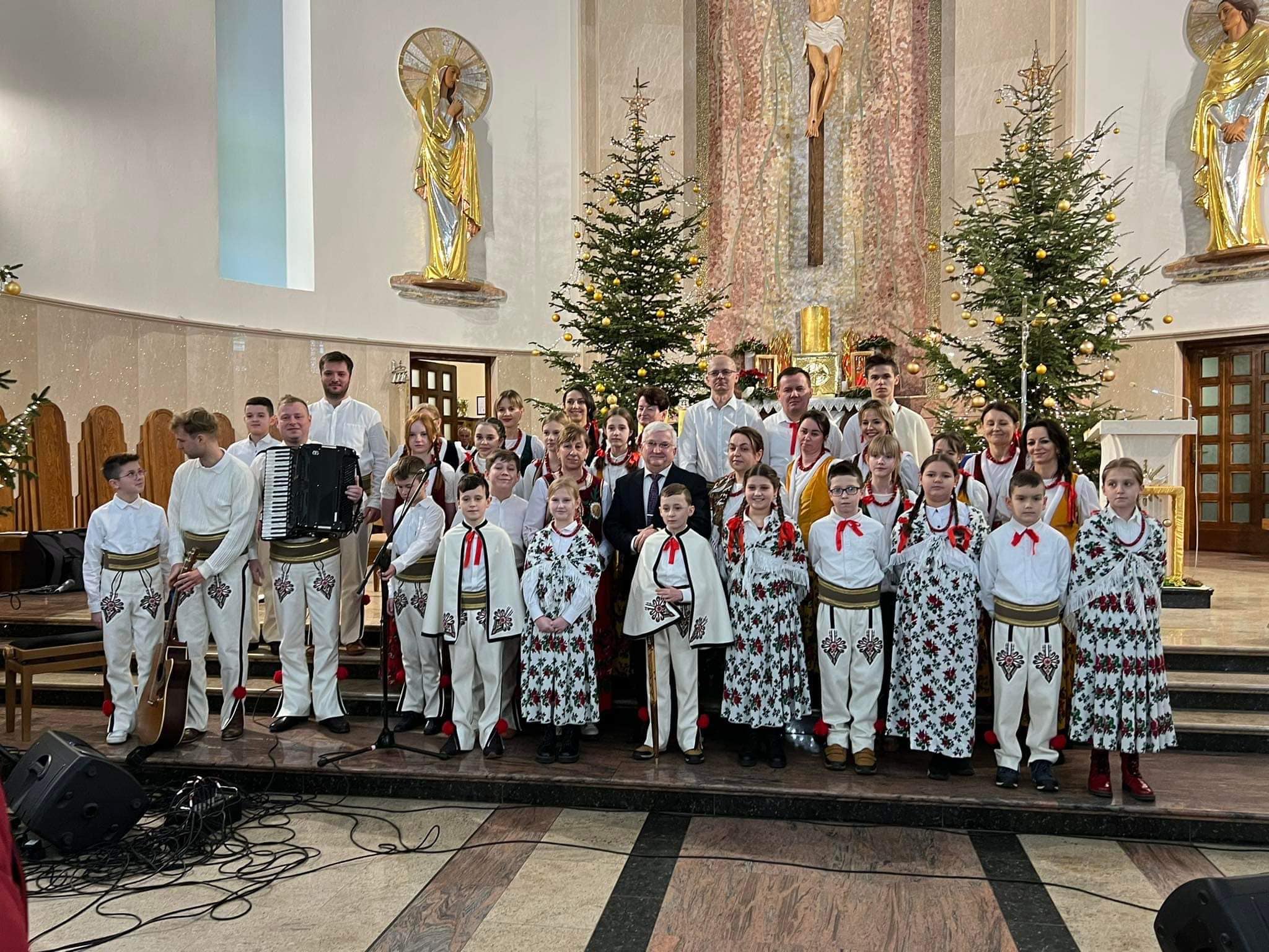 323884071 575512910747740 8780770299491596413 n Najpiękniejsze polskie kolędy i pastorałki zabrzmiały 15 stycznia w naszej parafialnej świątyni