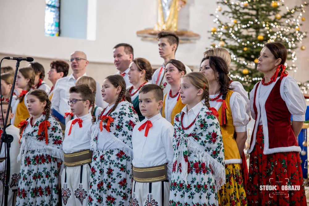 324192579 869471221048148 6236316094181941892 n Najpiękniejsze polskie kolędy i pastorałki zabrzmiały 15 stycznia w naszej parafialnej świątyni