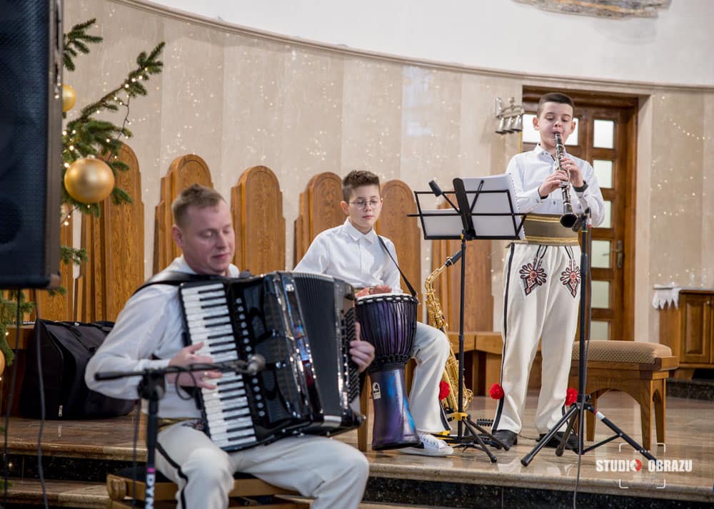 324662686 583137376988974 8306502887290678786 n Najpiękniejsze polskie kolędy i pastorałki zabrzmiały 15 stycznia w naszej parafialnej świątyni