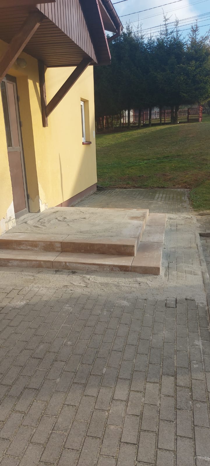 5b2bc4f3 5f1a 4665 9f18 40b2bf7c8afd Prace remontowe Domu Ludowego w Brniku