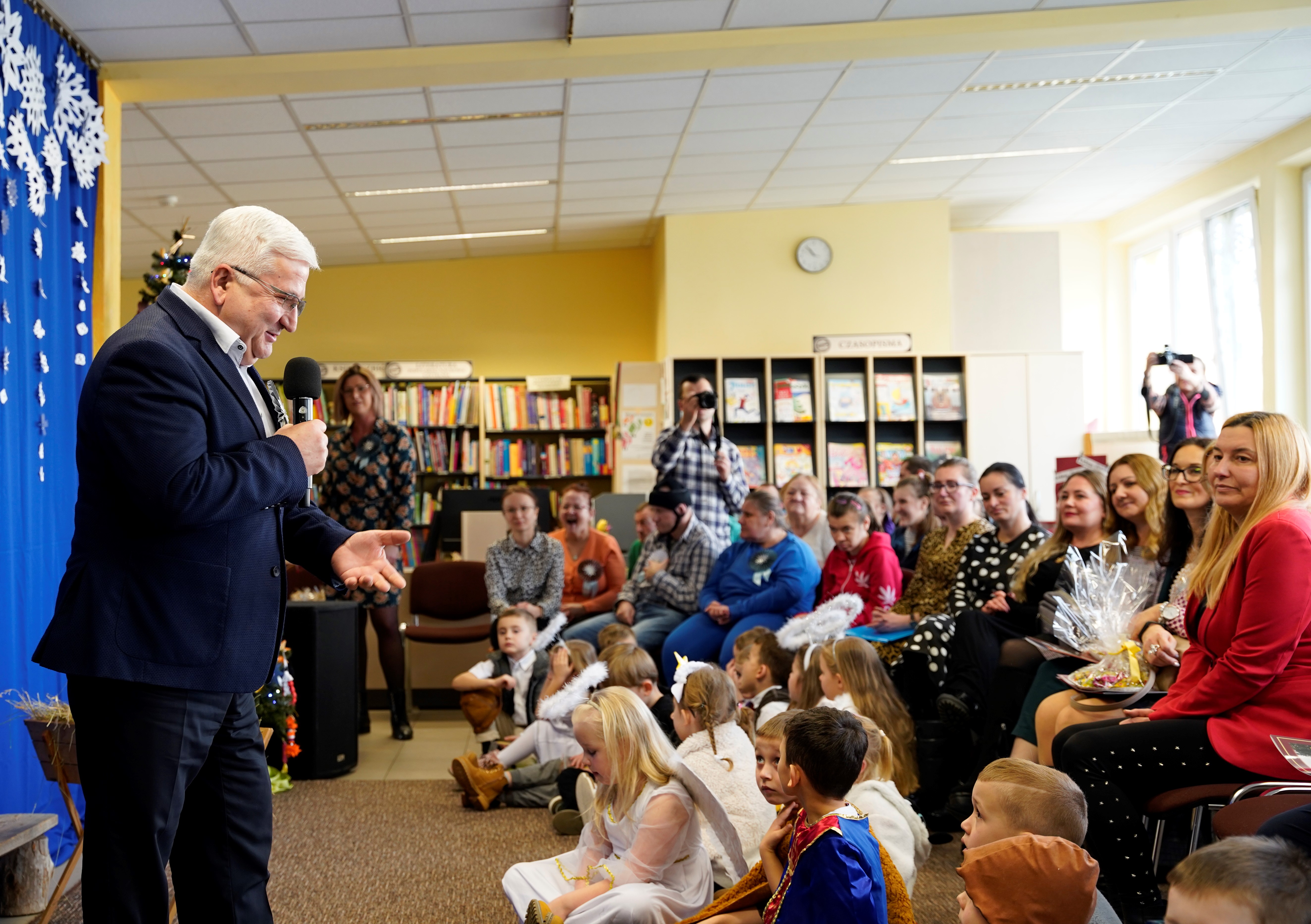 DSC8220 „Poranek z kolędą” w Miejskiej Bibliotece Publicznej im. Marii Kozaczkowej w Dąbrowie Tarnowskiej