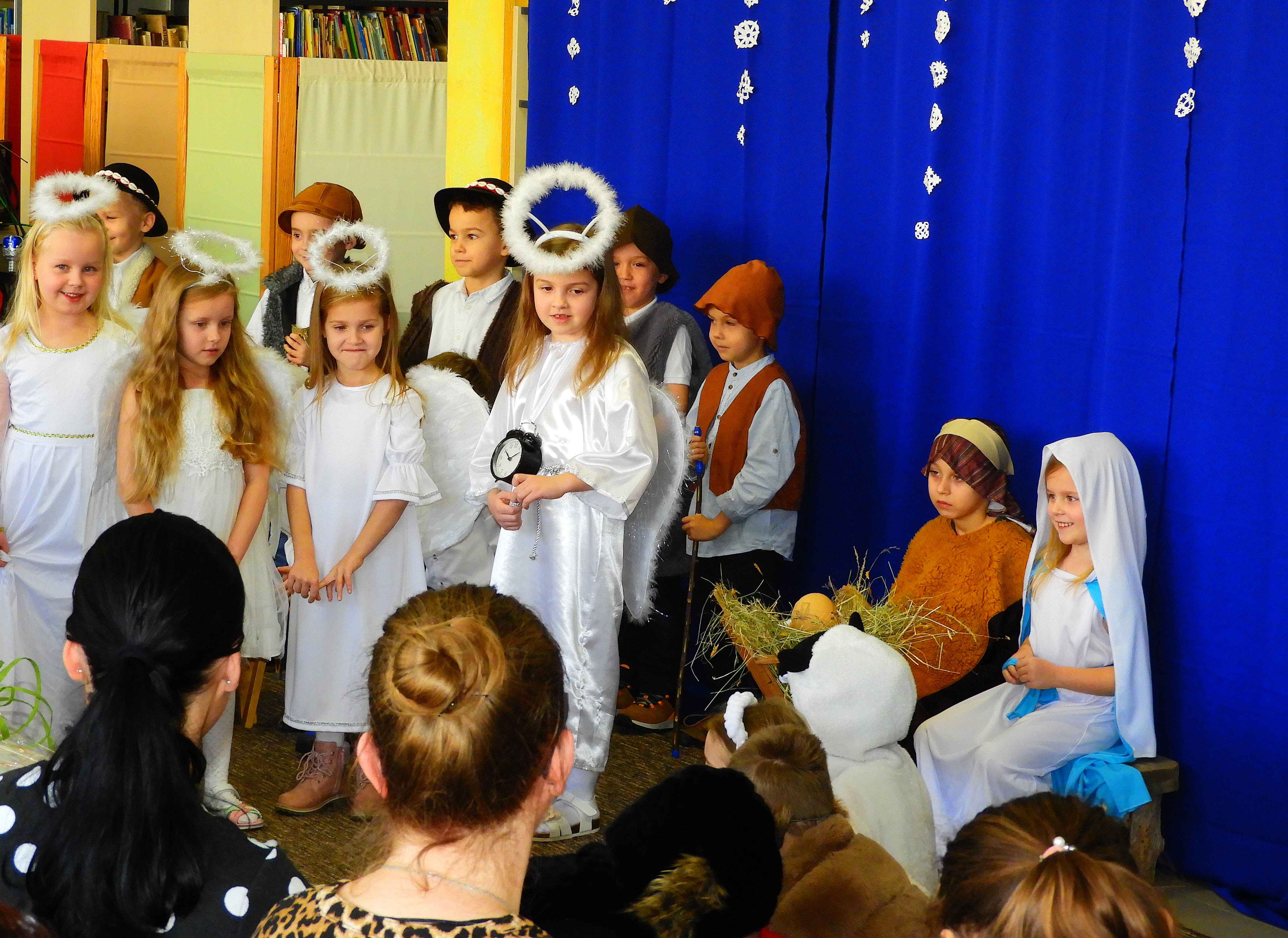 DSCN7201 „Poranek z kolędą” w Miejskiej Bibliotece Publicznej im. Marii Kozaczkowej w Dąbrowie Tarnowskiej