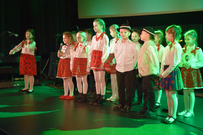 DSC 0010 ZAŚPIEWALI DLA JEZUSA – GMINNE ELIMINACJE FESTIWALU KOLĘD W DĄBROWIE ZA NAMI