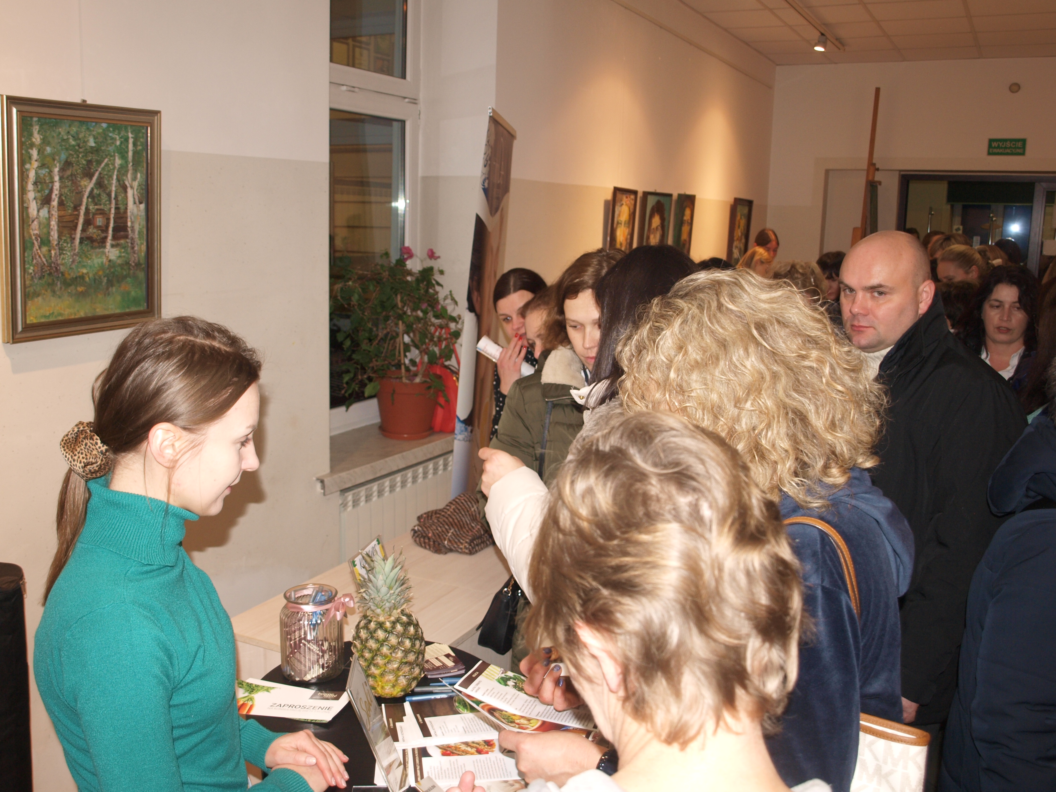 P1012959 KINO NA SZPILKACH NA POCZĄTEK ROKU Z PEŁNĄ WIDOWNIĄ