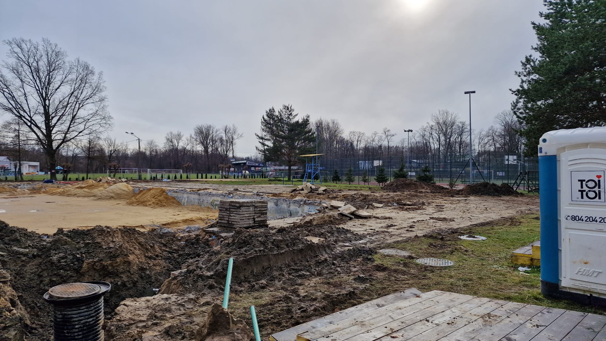 681a4e23 de54 4bef 9a87 13f9af576174 Trwają prace związane z modernizacją basenów w Dąbrowie Tarnowskiej