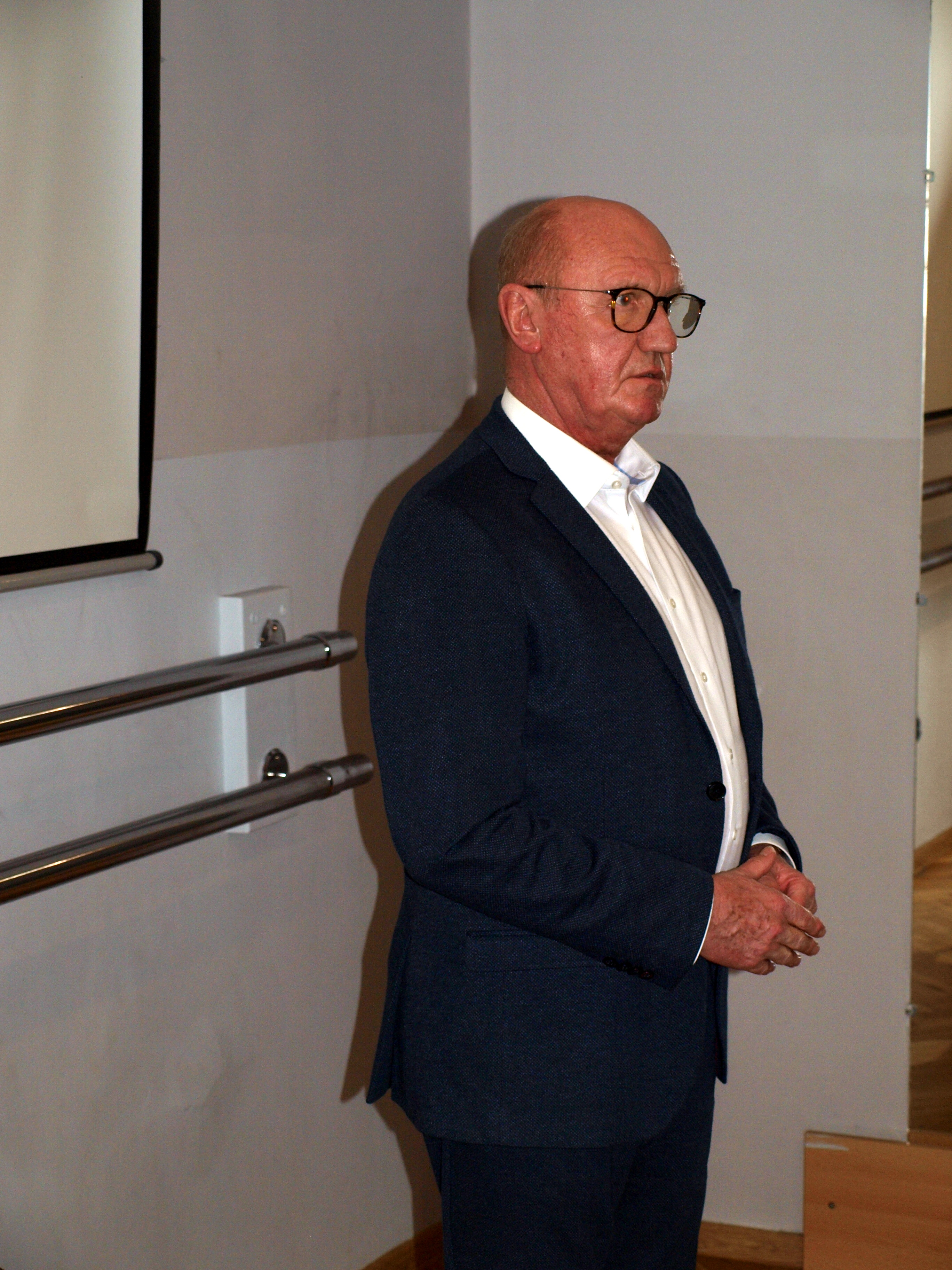 P1012978 W DDK WAŻNA PRELEKCJA  MEDYCZNA NA TEMAT KOLONOSKOPII