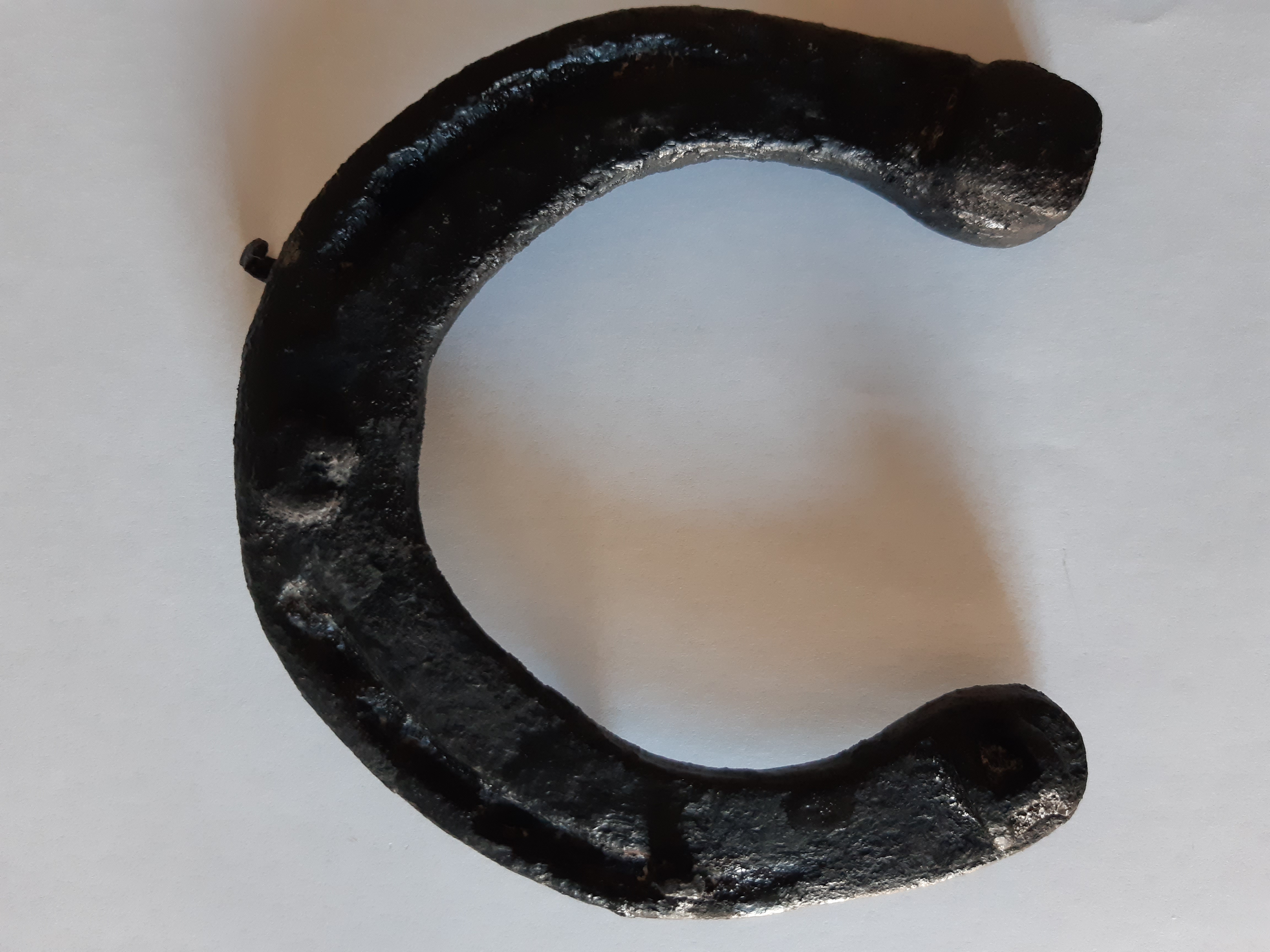 20230302 110218 EKSPONATY ARCHEOLOGICZNE ODKRYTE PODCZAS BUDOWY OBWODNICY DĄBROWY TRAFIĄ NA WYSTAWĘ DO OŚRODKA SPOTKANIA KULTUR