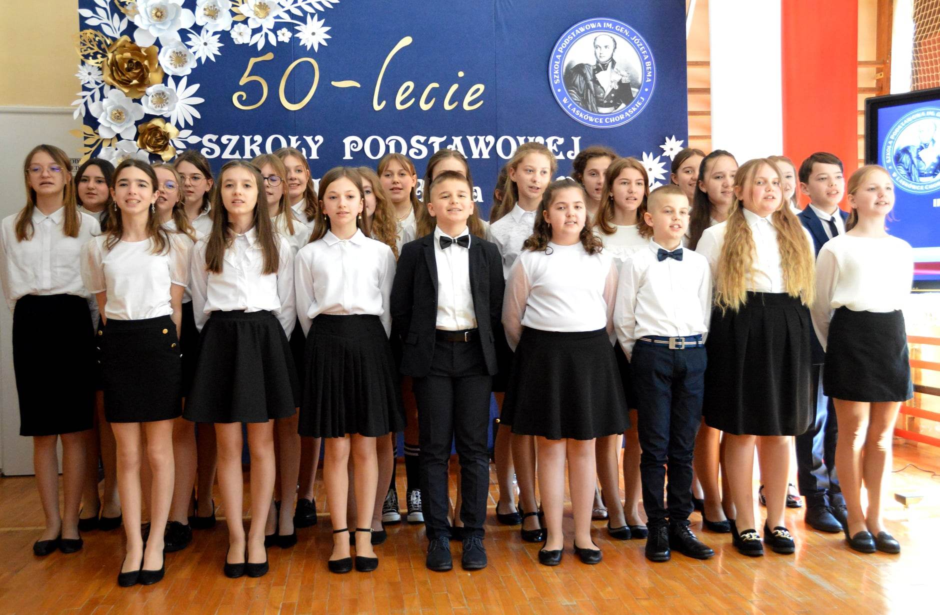 336622601 219347527427511 300456276523495276 n 50. rocznica powstania szkoły w Laskówce Chorąskiej