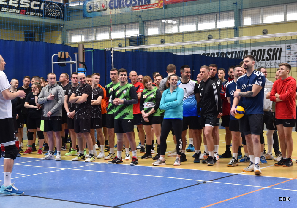 337106537 6630054577022616 4879972735395639623 n Pierwsza odsłona Wielkanocnego Turnieju Siatkówki o Puchar Burmistrza za nami!