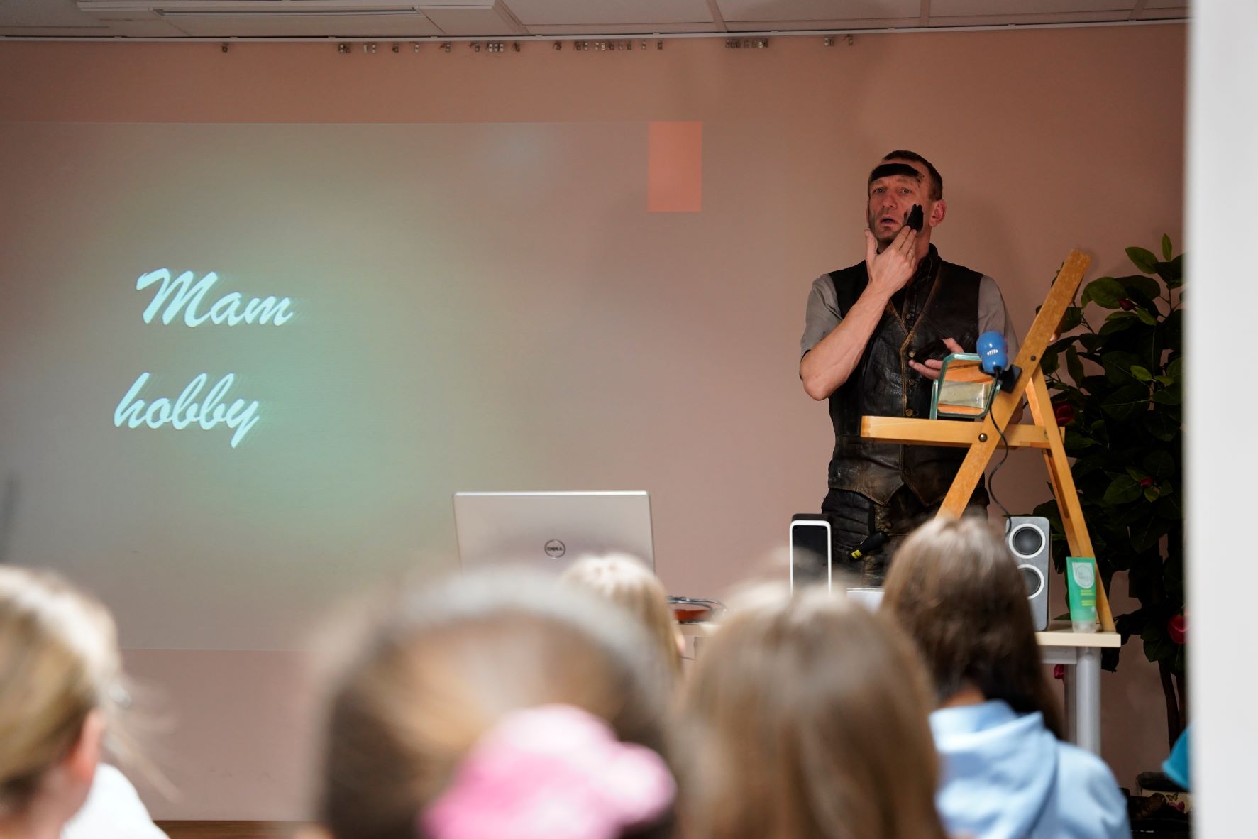 DSC0456 „SPOTKANIA Z CIEKAWYM CZŁOWIEKIEM” W MBP