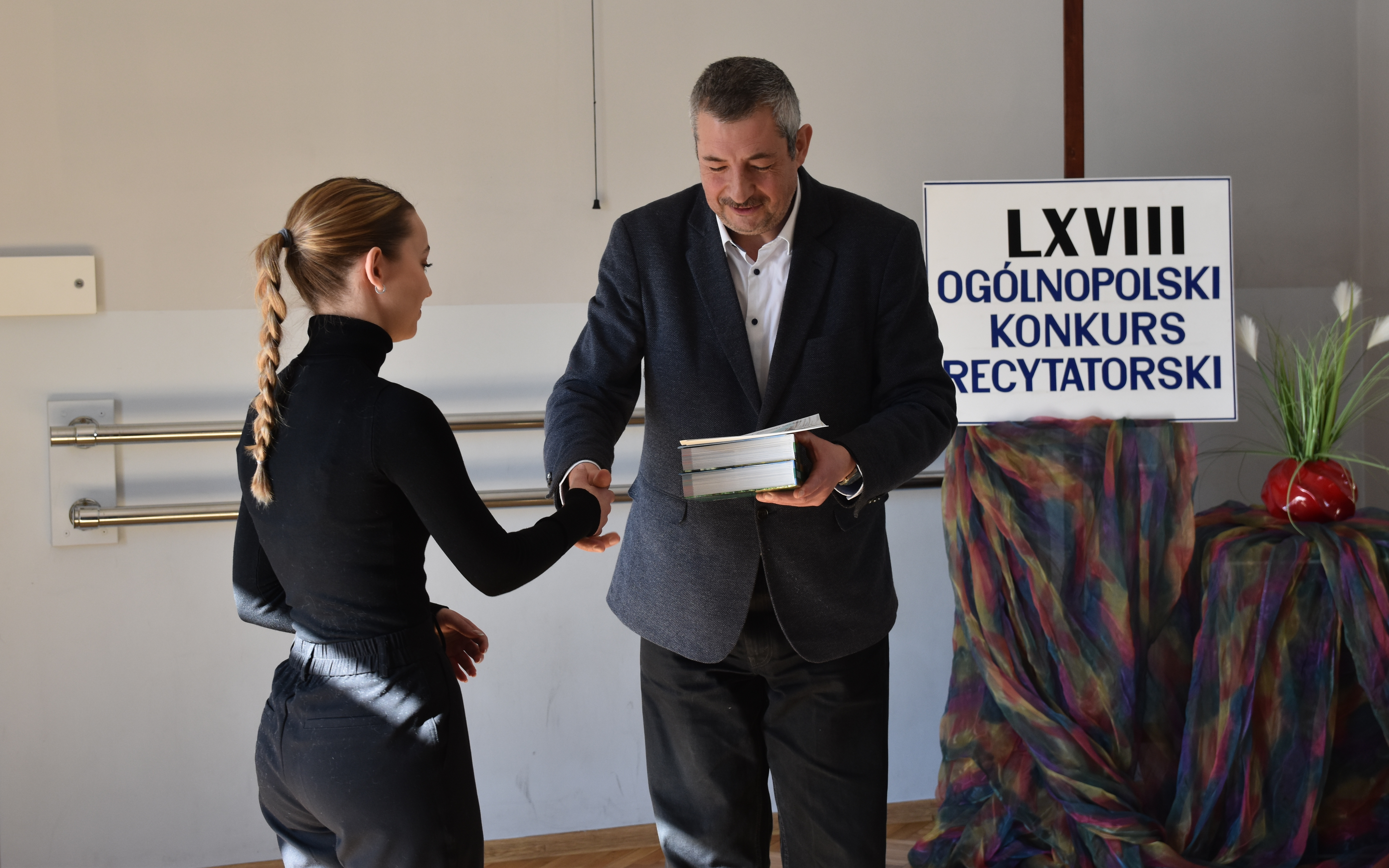 DSC 0181 LAUREACI ELIMINACJI POWIATOWYCH 58. EDYCJI OKR W DĄBROWIE