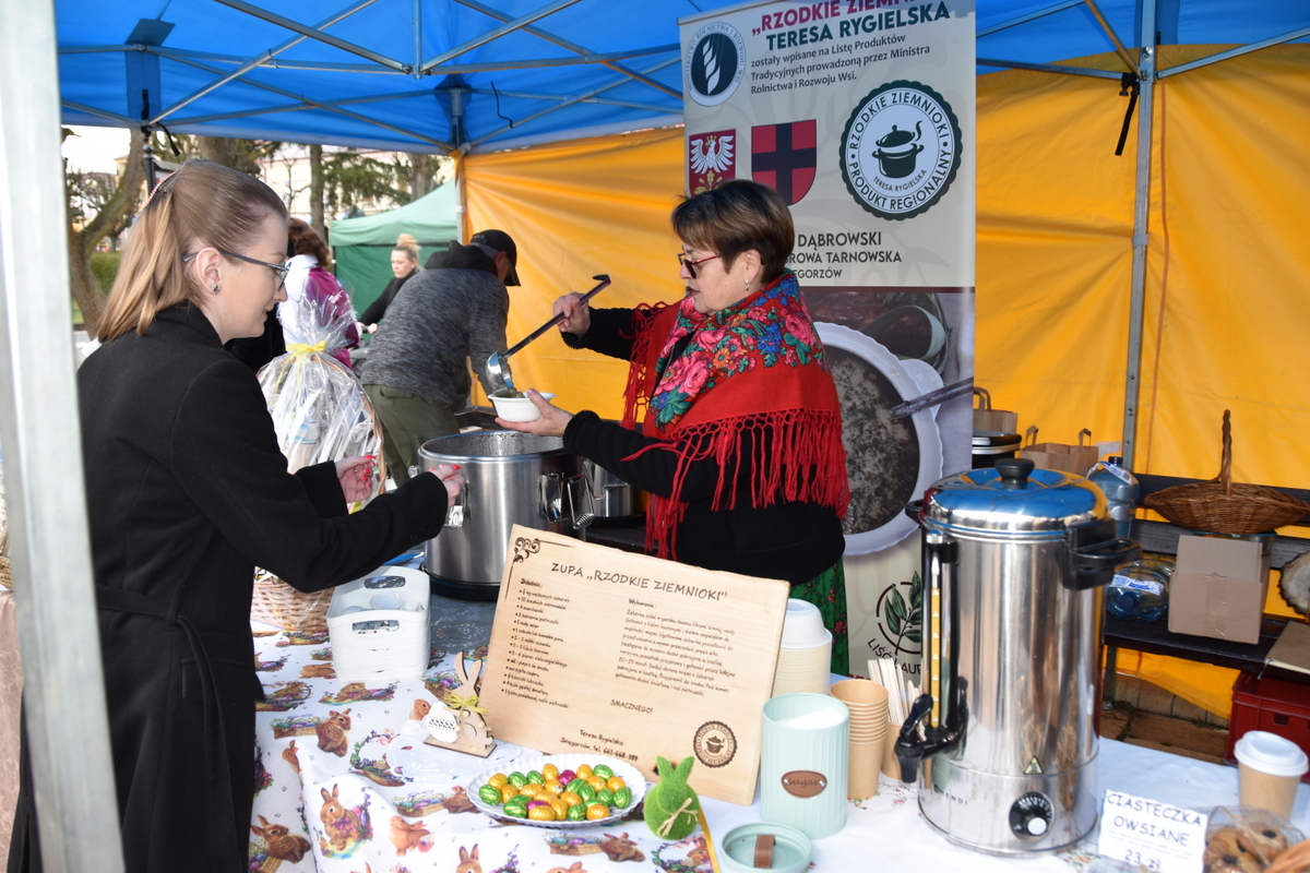 03 DSC 0947 Odbył się V Dąbrowski Kiermasz Wielkanocny. Mieszkańcy poczuli atmosferę świąt.