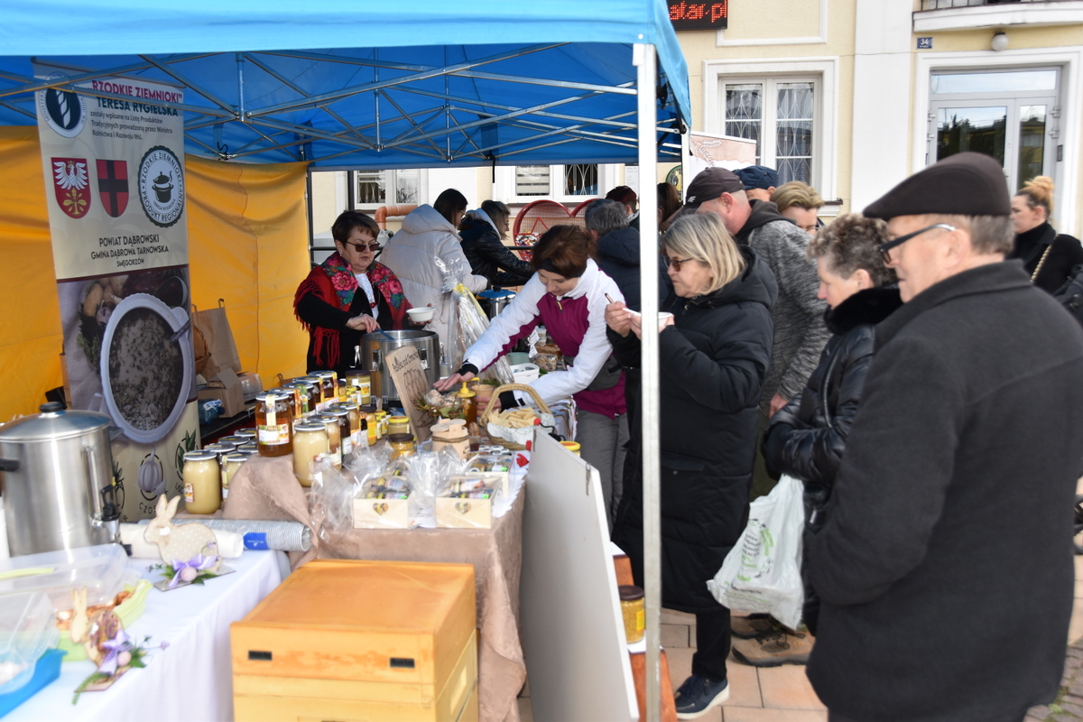 06 DSC 0952 Odbył się V Dąbrowski Kiermasz Wielkanocny. Mieszkańcy poczuli atmosferę świąt.