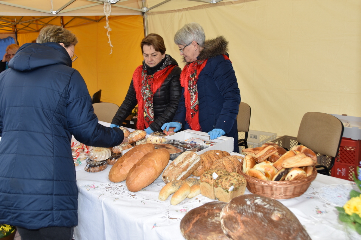 11 DSC 0960 Odbył się V Dąbrowski Kiermasz Wielkanocny. Mieszkańcy poczuli atmosferę świąt.