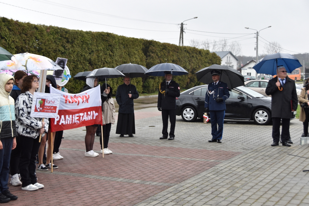 16 DSC 0071 Dąbrowskie Obchody Dnia Pamięci Ofiar Zbrodni Katyńskiej