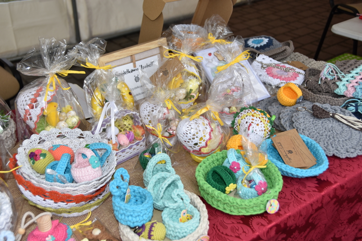 19 DSC 0971 Odbył się V Dąbrowski Kiermasz Wielkanocny. Mieszkańcy poczuli atmosferę świąt.