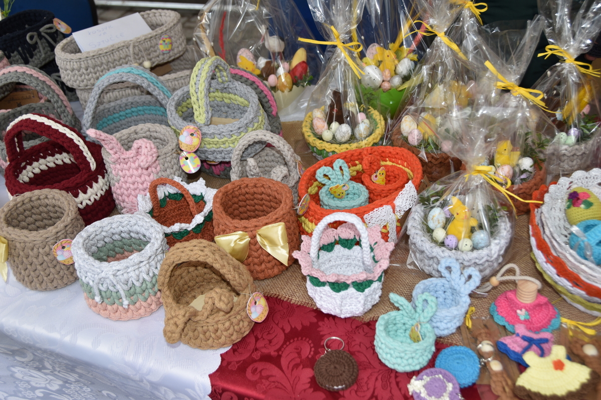 20 DSC 0972 Odbył się V Dąbrowski Kiermasz Wielkanocny. Mieszkańcy poczuli atmosferę świąt.