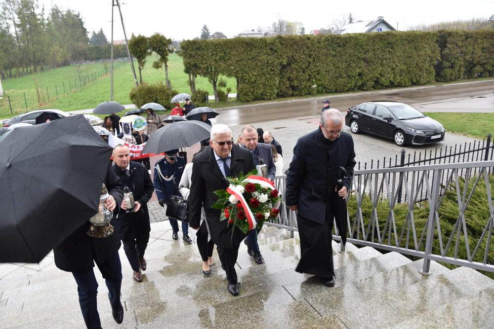 25 DSC 0101 Dąbrowskie Obchody Dnia Pamięci Ofiar Zbrodni Katyńskiej