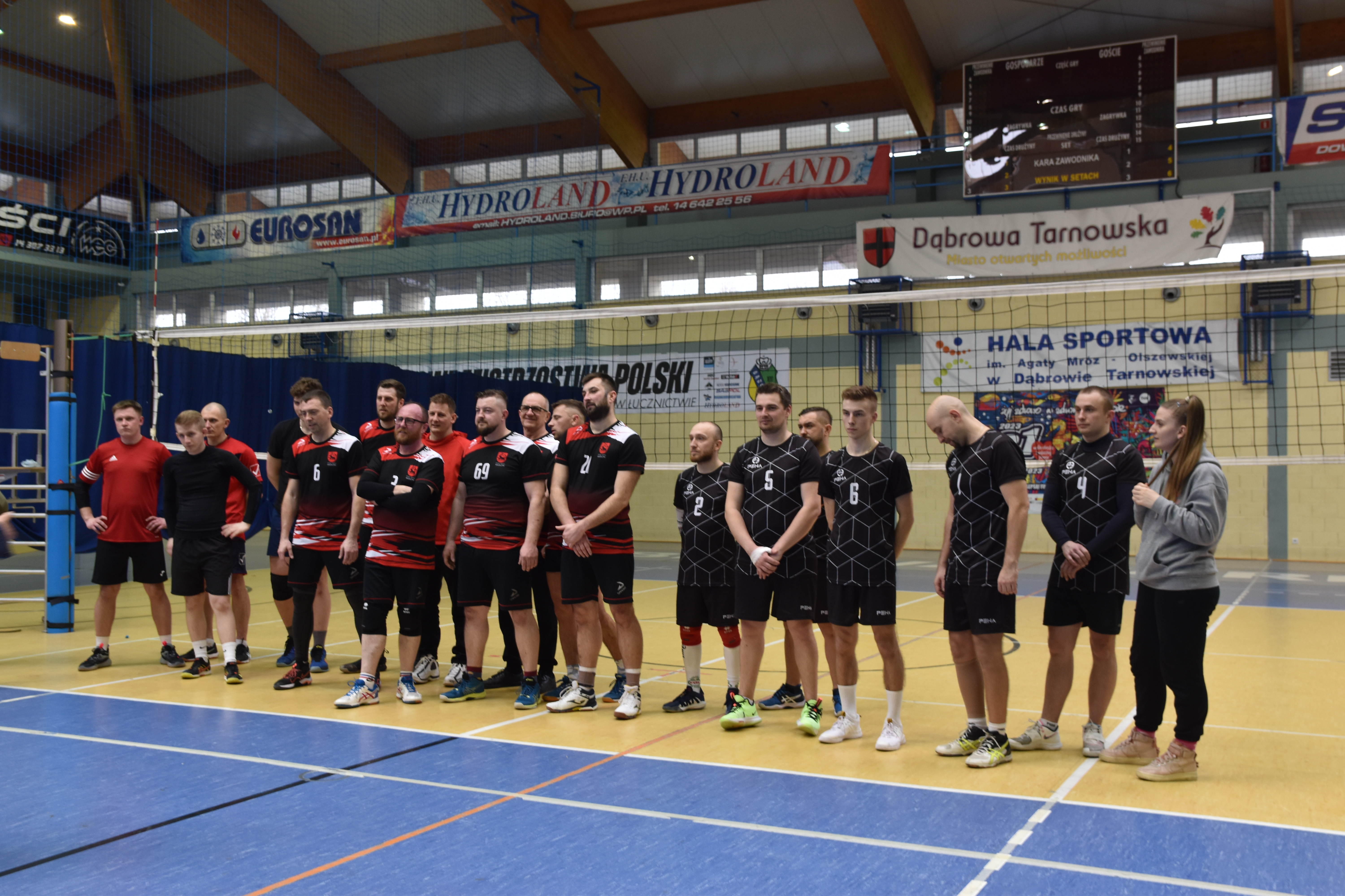 DSC 0866 RADŁÓW ZWYCIĘZCĄ WIELKANOCNEGO TURNIEJU SIATKÓWKI O PUCHAR BURMISTRZA DĄBROWY TARNOWSKIEJ