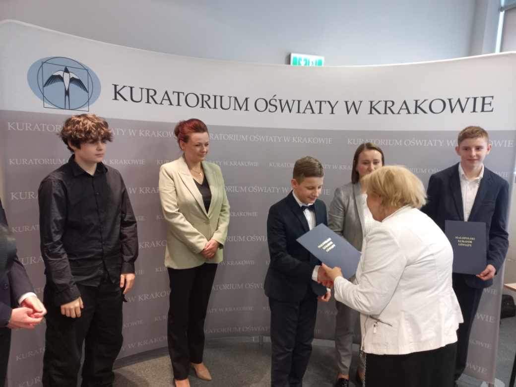 IMG 6366 LAUREACI KONKURSÓW PRZEDMIOTOWYCH