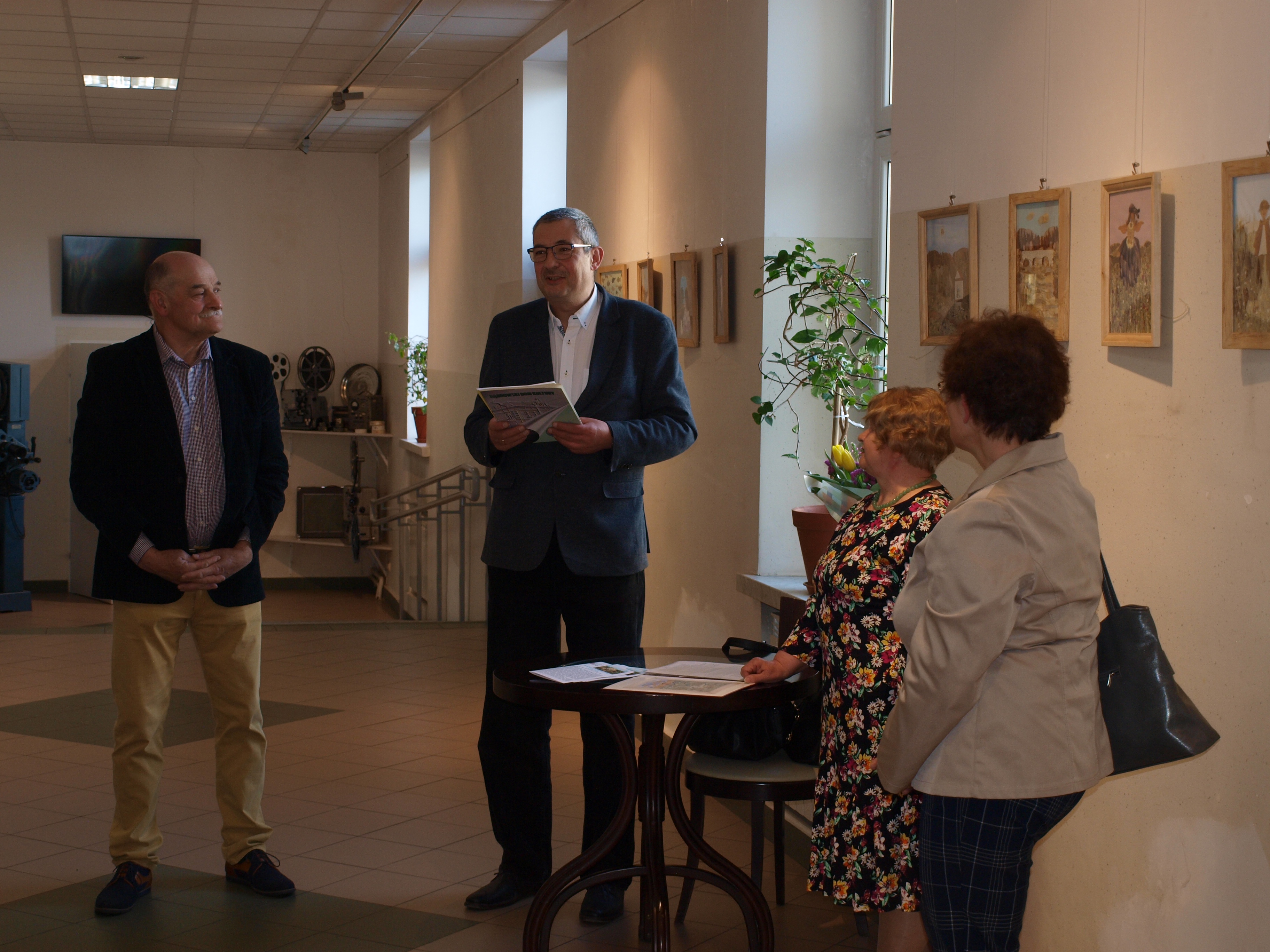 P1013183 FLOROGRAFY ALBINY RÓG – NOWA WYSTAWA W DDK