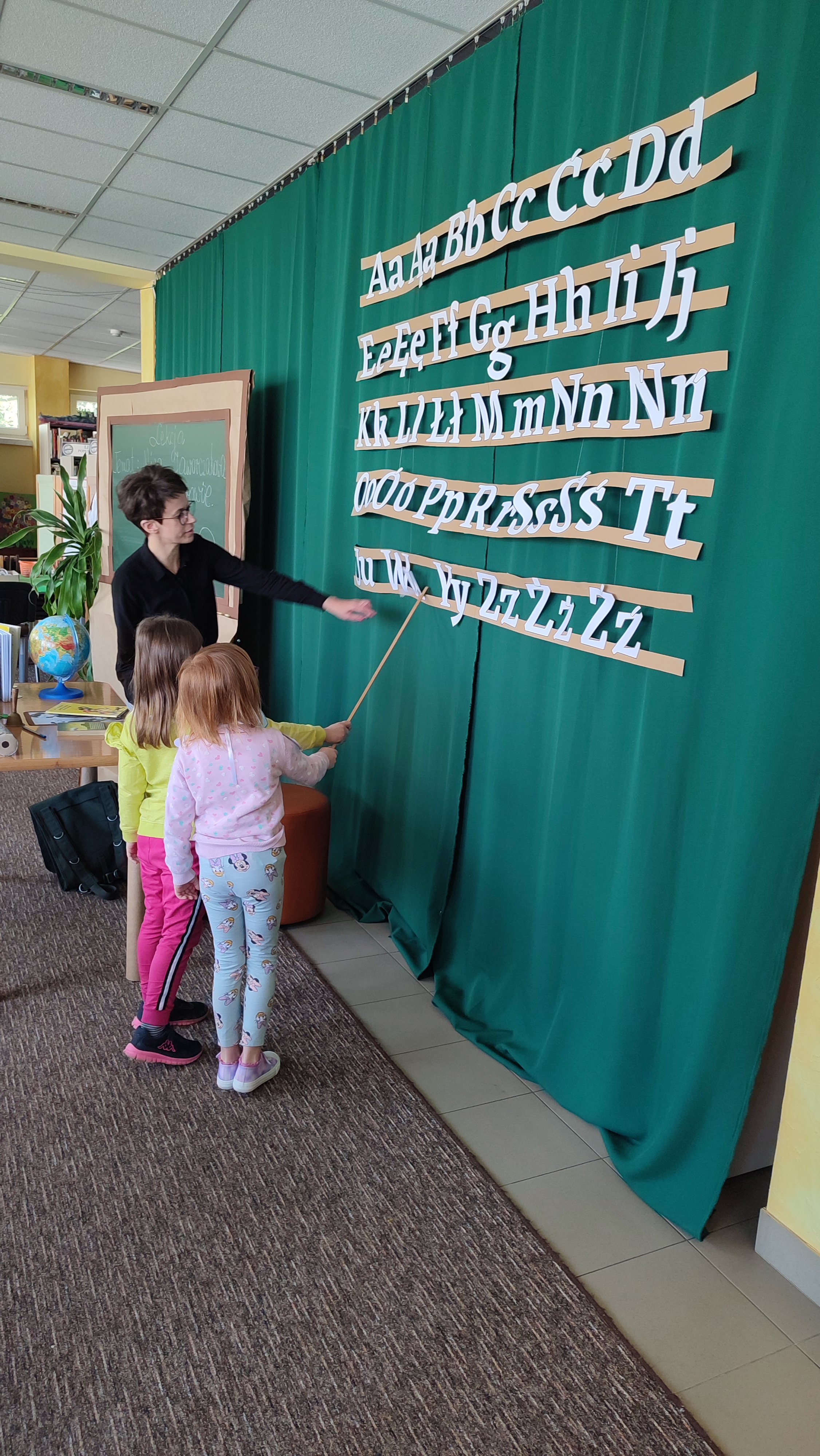 1683278114062 AKCJA CZYTELNICZA STARSZAKI... ZA CHWILĘ PIERWSZAKI W MBP