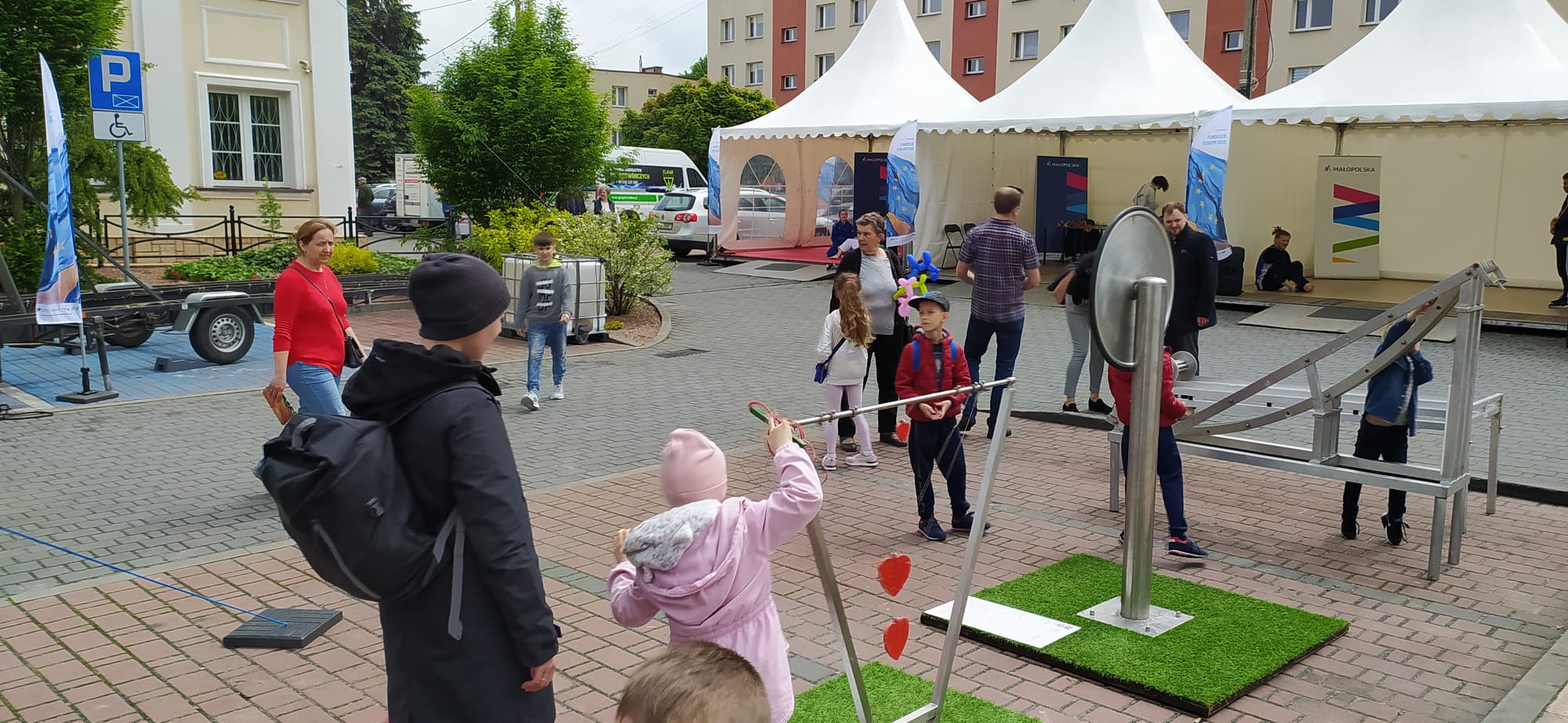 25bb281b 9dab 48b3 ab54 a02089be42ec Dąbrowa Tarnowska w minioną sobotę była kolejnym przystankiem na trasie plenerowych ,,Rozgrzewek z Funduszami Europejskimi”