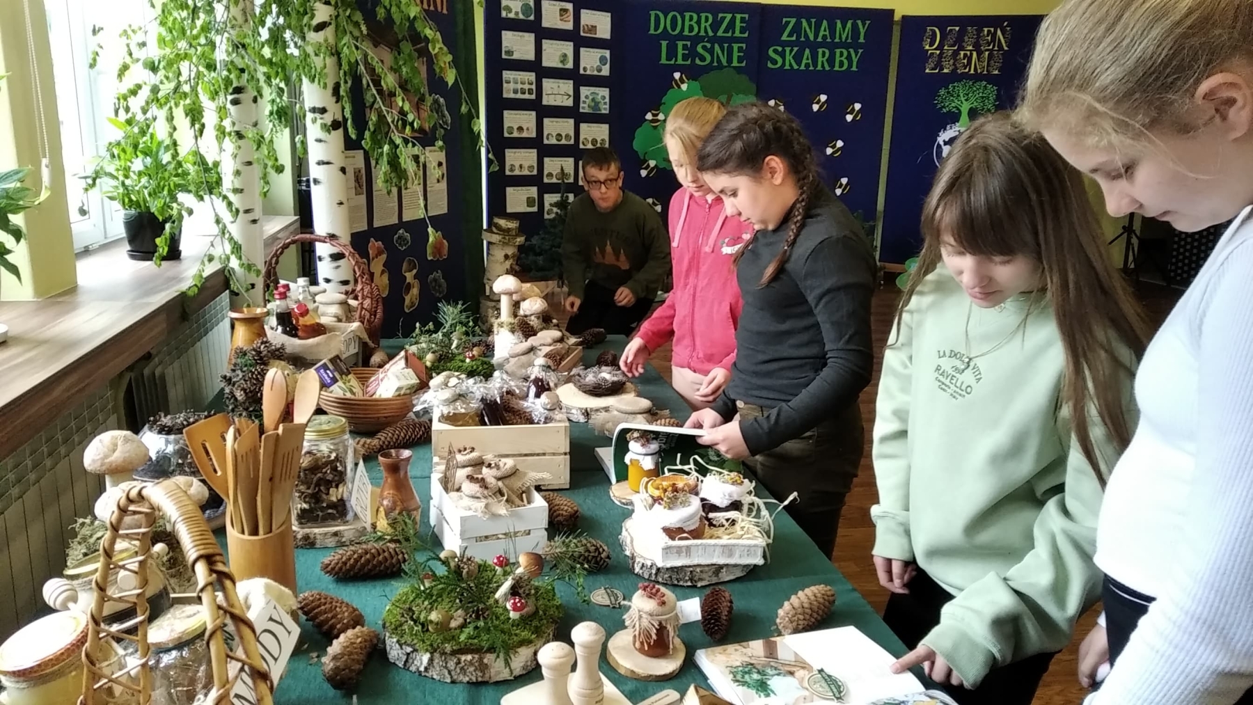 344300463 148197238208132 2754299768419429350 n Stowarzyszenie Kobiet Wsi Smęgorzów realizuje projekt „Dobrze znamy leśne skarby”