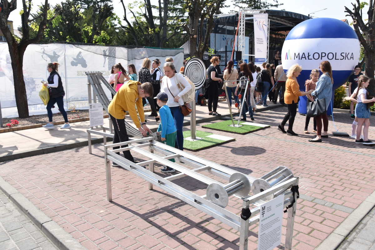 56 DSC 0573 Dąbrowa Tarnowska w minioną sobotę była kolejnym przystankiem na trasie plenerowych ,,Rozgrzewek z Funduszami Europejskimi”