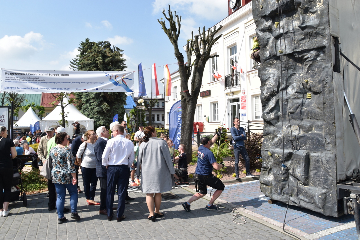 66 DSC 0597 Dąbrowa Tarnowska w minioną sobotę była kolejnym przystankiem na trasie plenerowych ,,Rozgrzewek z Funduszami Europejskimi”