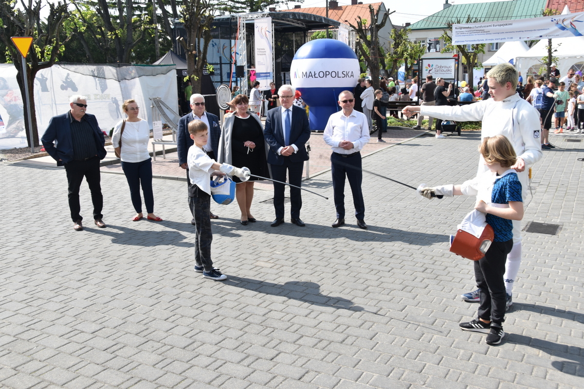 68 DSC 0602 Dąbrowa Tarnowska w minioną sobotę była kolejnym przystankiem na trasie plenerowych ,,Rozgrzewek z Funduszami Europejskimi”
