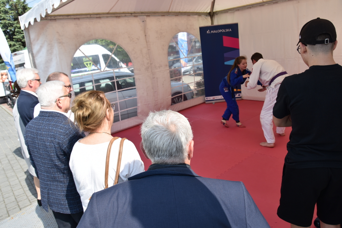 70 DSC 0609 Dąbrowa Tarnowska w minioną sobotę była kolejnym przystankiem na trasie plenerowych ,,Rozgrzewek z Funduszami Europejskimi”