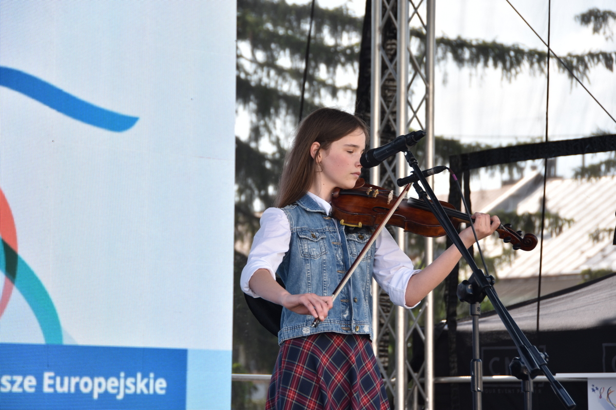 79 DSC 0642 Dąbrowa Tarnowska w minioną sobotę była kolejnym przystankiem na trasie plenerowych ,,Rozgrzewek z Funduszami Europejskimi”