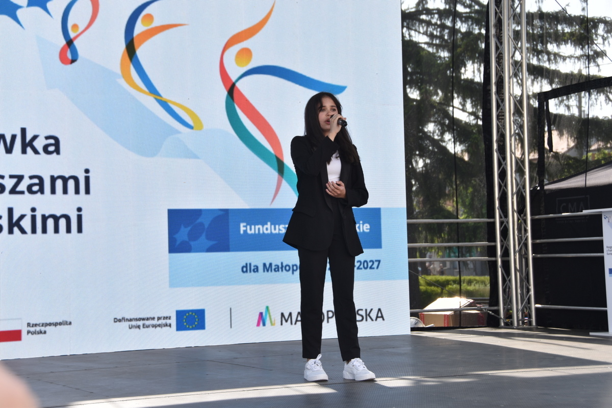 81 DSC 0653 Dąbrowa Tarnowska w minioną sobotę była kolejnym przystankiem na trasie plenerowych ,,Rozgrzewek z Funduszami Europejskimi”