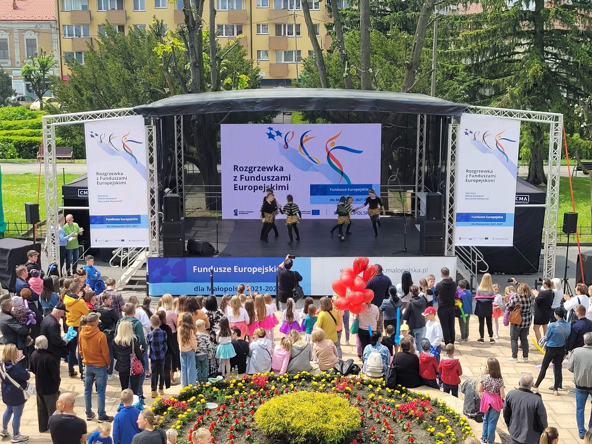 IMG 7688 Dąbrowa Tarnowska w minioną sobotę była kolejnym przystankiem na trasie plenerowych ,,Rozgrzewek z Funduszami Europejskimi”