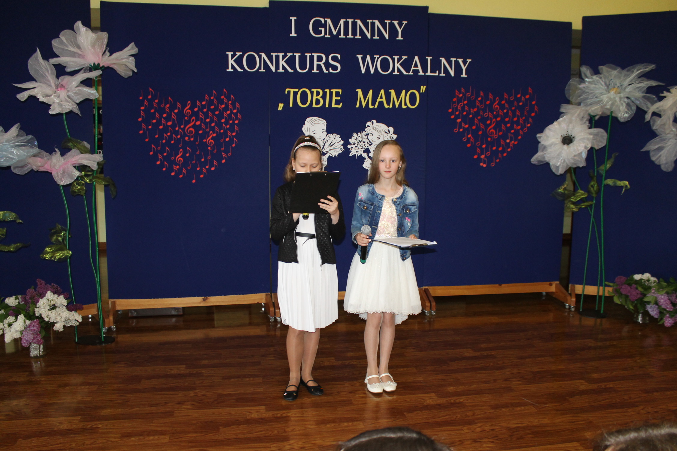 IMG 6938 Niezwykły prezent z okazji  Dnia Mamy   I Gminny Konkurs Wokalny „Tobie Mamo”